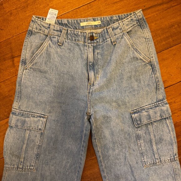 EUC Levi’s '94 Baggy Cargo Jeans – Size 28 - Picture 11 of 11